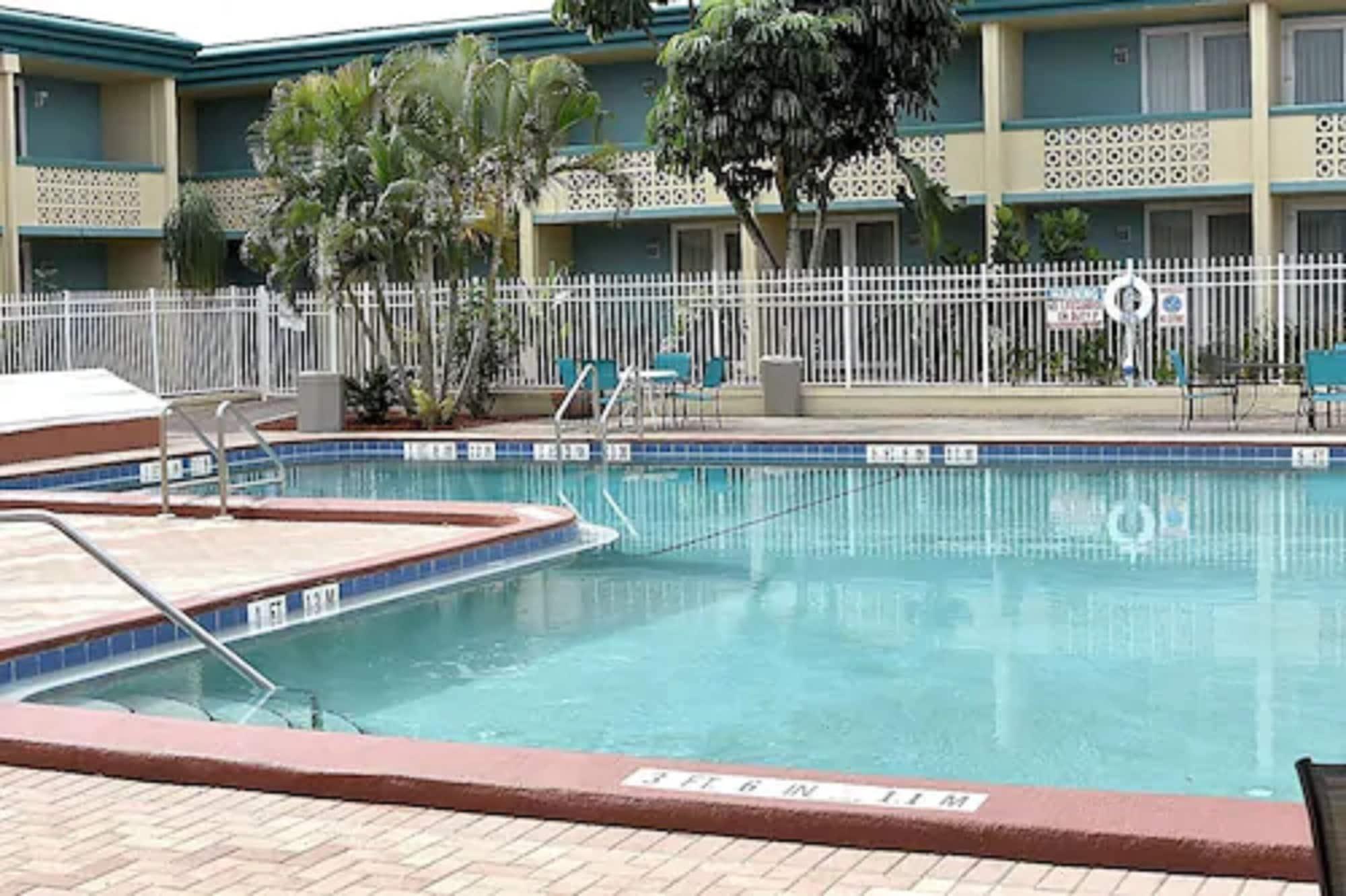 Punta Gorda Waterfront Hotel & Suites Eksteriør bilde